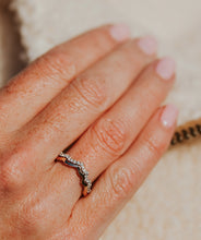 Load image into Gallery viewer, Eloquent mountain outline ring with 1/2 diamond band